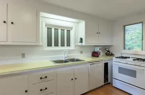 66 Hilltop Road Londonderry VT 05155