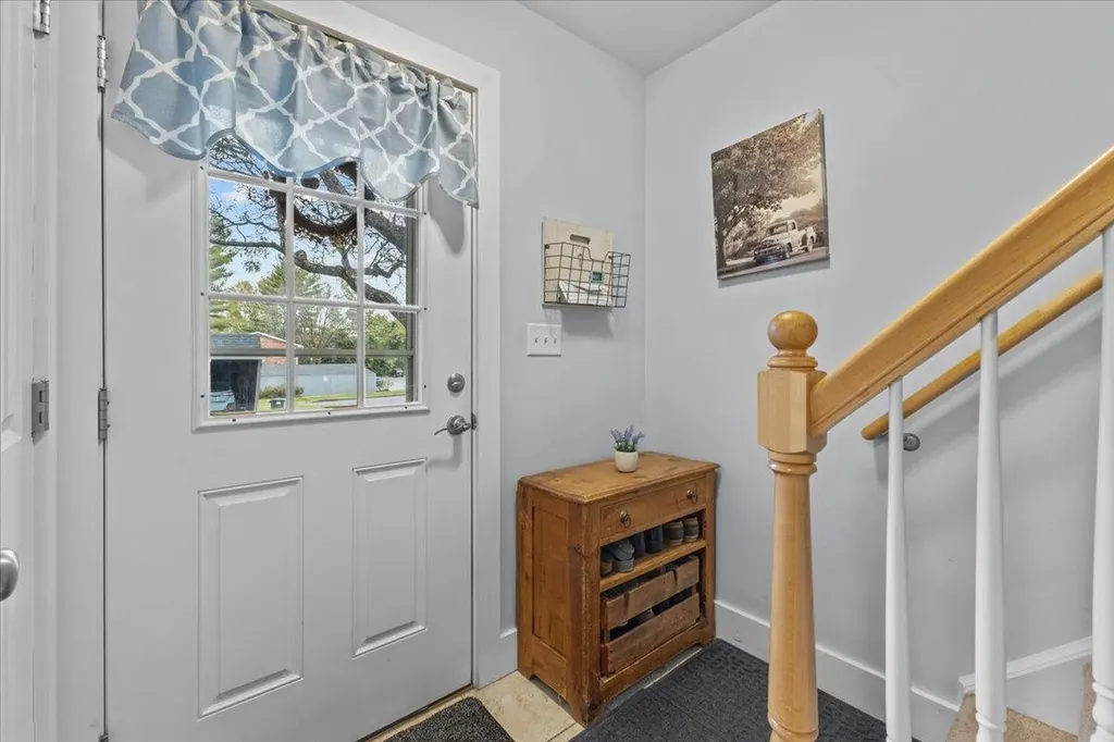 8 Sugartree Lane Essex Junction VT 05452
