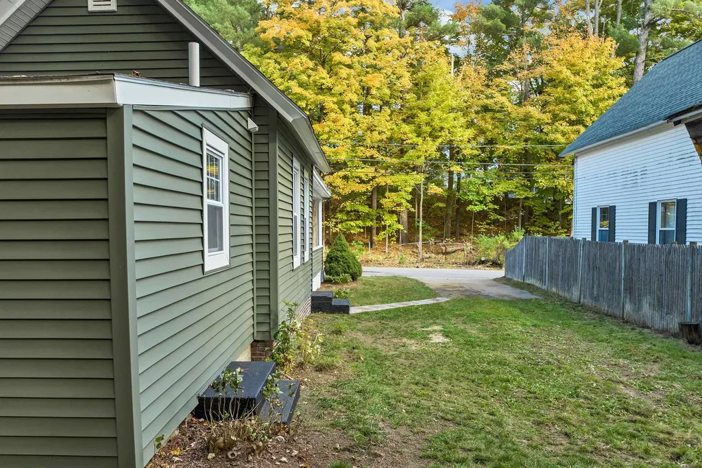 12 Peabody Street Tilton NH 03276