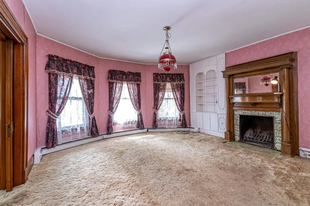 2 N Main Street Mont Vernon NH 03057