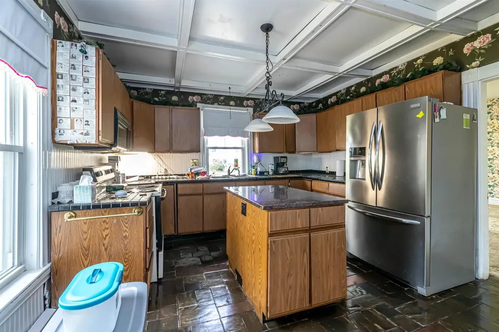 2 N Main Street Mont Vernon NH 03057