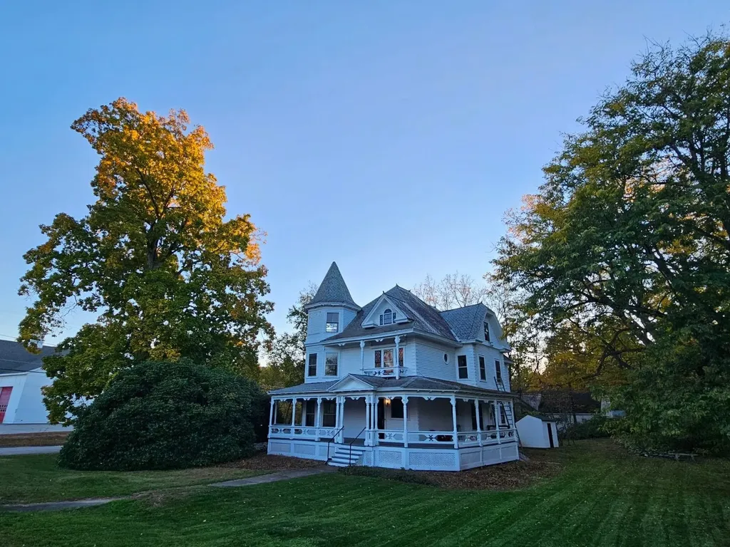 2 N Main Street Mont Vernon NH 03057