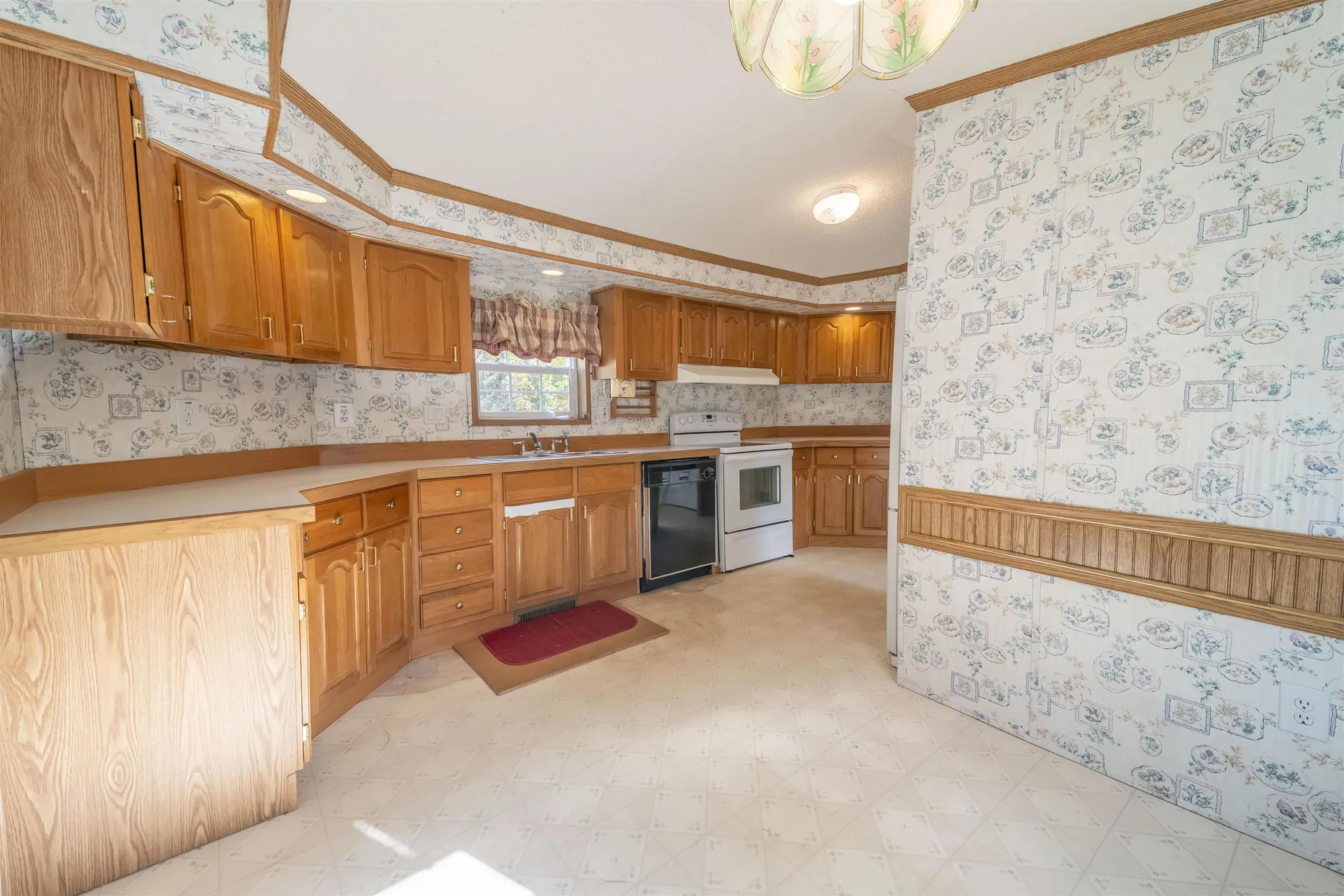 38 Pine Tree Hill Londonderry VT 05148