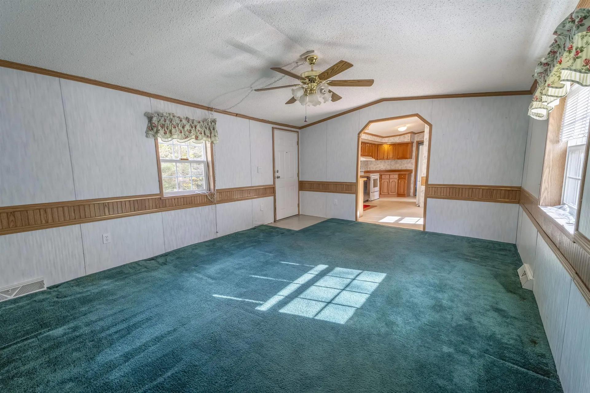 38 Pine Tree Hill Londonderry VT 05148