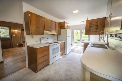 38 Pine Tree Hill Londonderry VT 05148