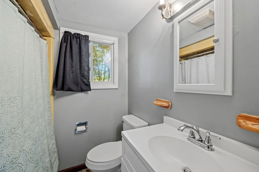 105 Mountain Drive Gilford NH 03249