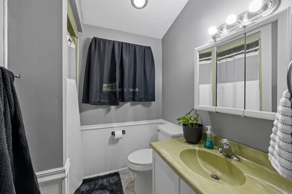 105 Mountain Drive Gilford NH 03249