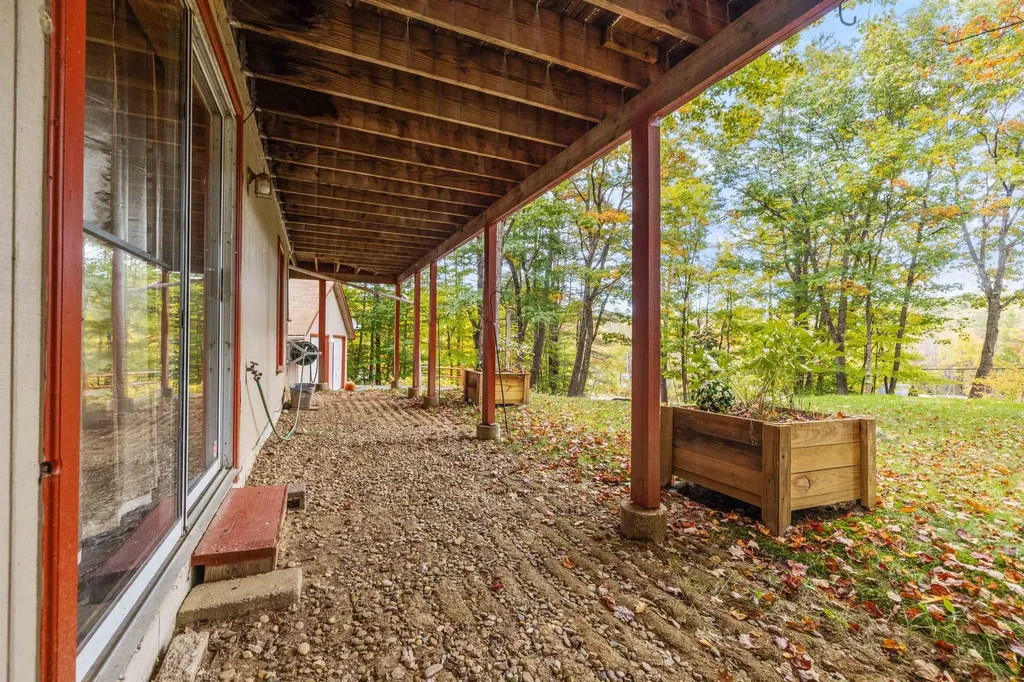 190 Murray Hill Road Hill NH 03243