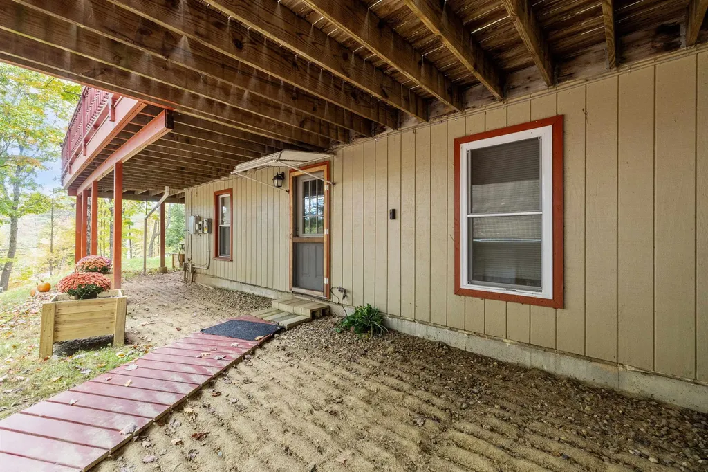 190 Murray Hill Road Hill NH 03243