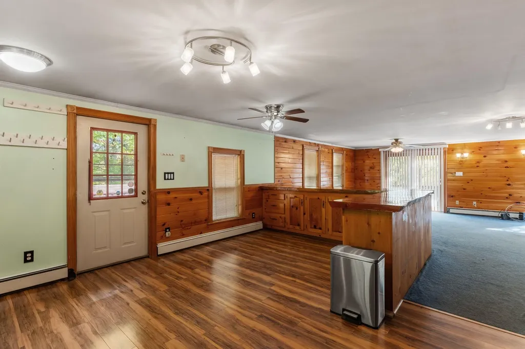 190 Murray Hill Road Hill NH 03243