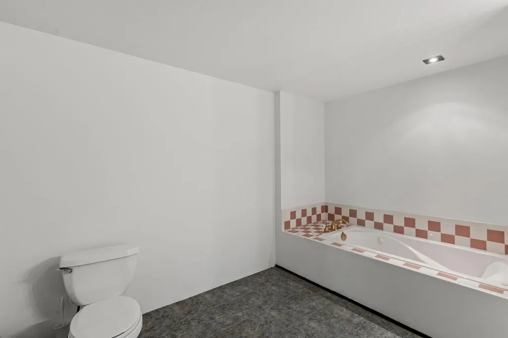 190 Murray Hill Road Hill NH 03243