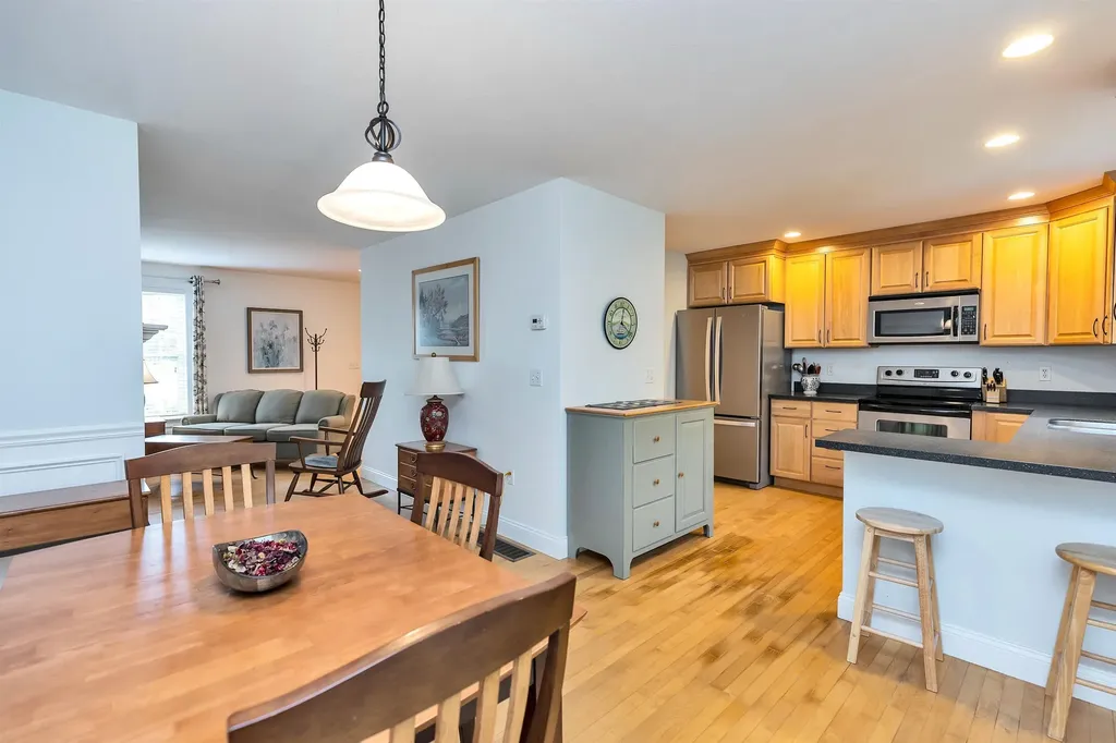 305 River Grant Drive Hopkinton NH 03229