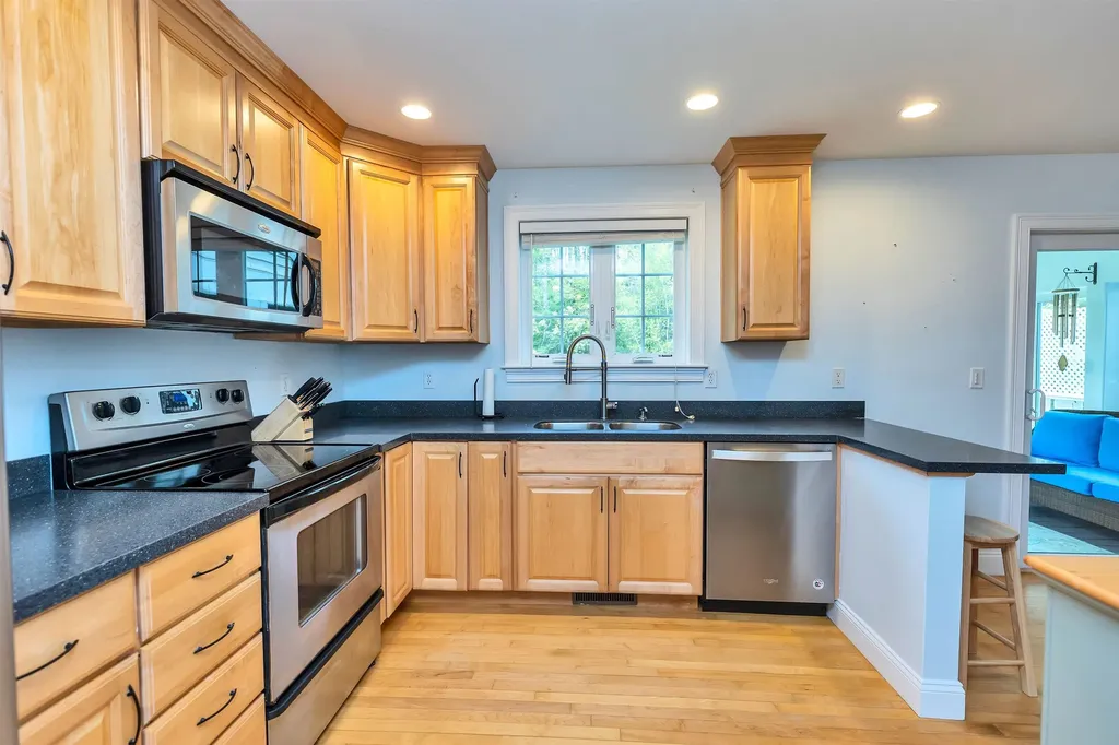 305 River Grant Drive Hopkinton NH 03229