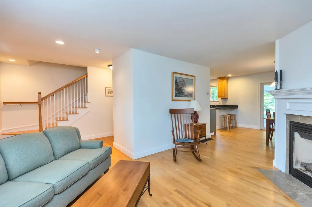 305 River Grant Drive Hopkinton NH 03229