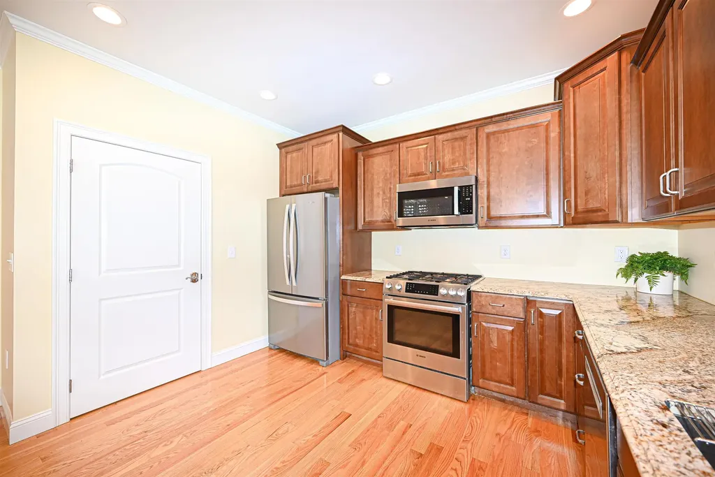 4 Juniper Court Litchfield NH 03052