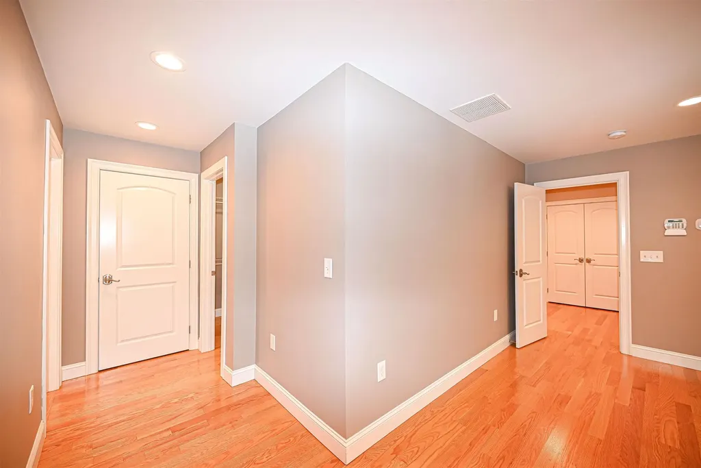 4 Juniper Court Litchfield NH 03052