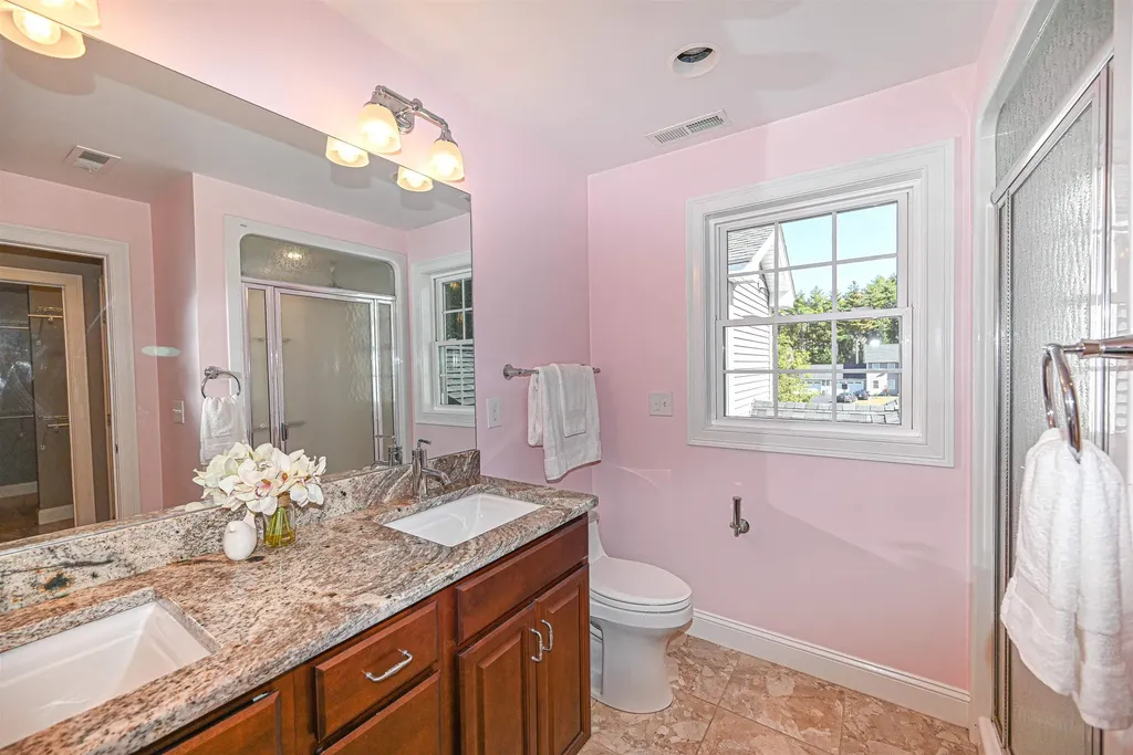 4 Juniper Court Litchfield NH 03052