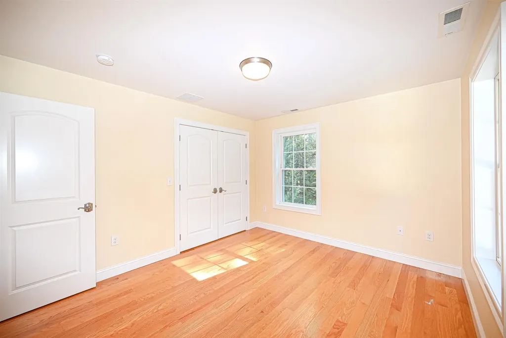 4 Juniper Court Litchfield NH 03052