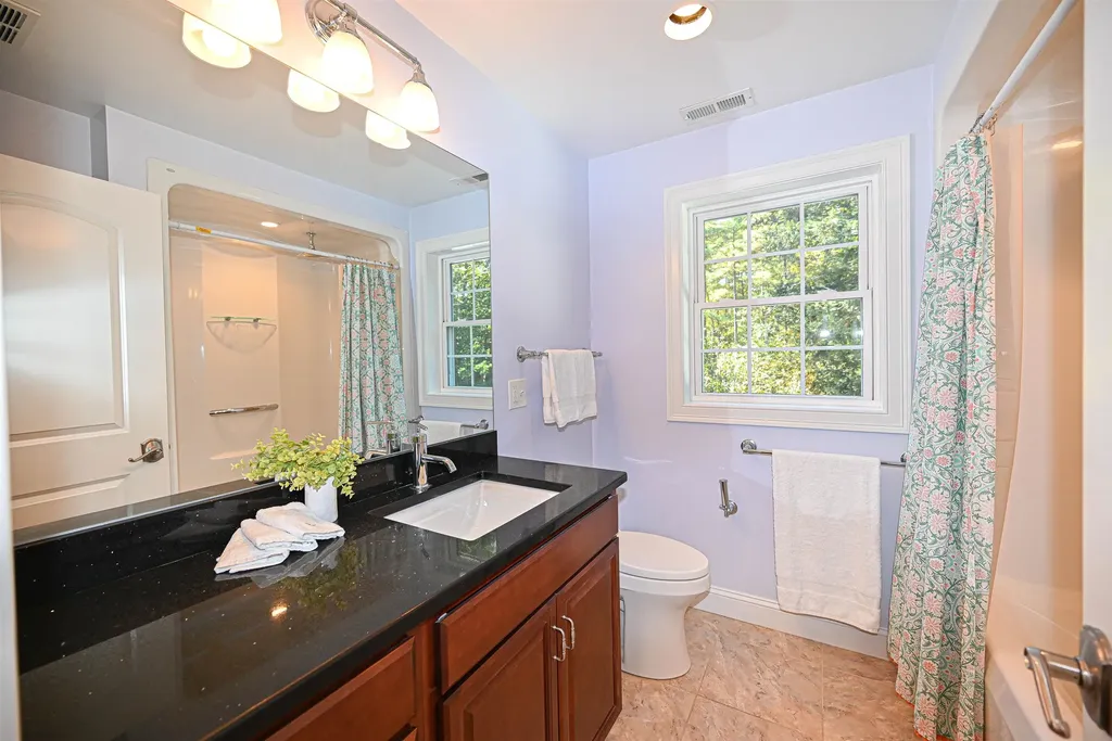 4 Juniper Court Litchfield NH 03052
