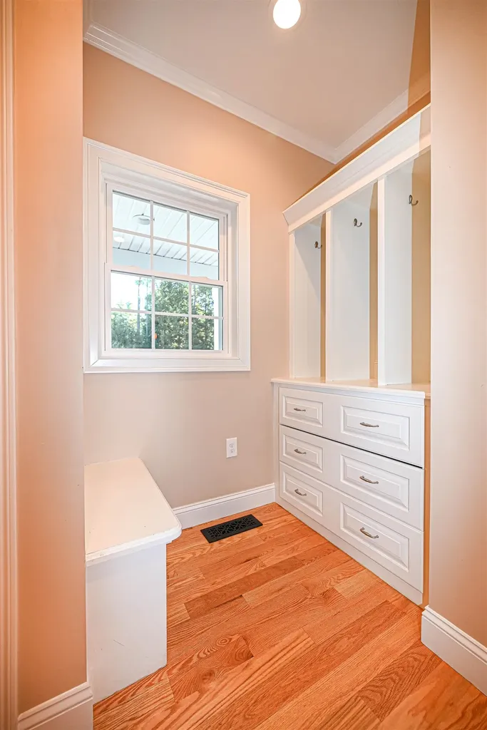 4 Juniper Court Litchfield NH 03052