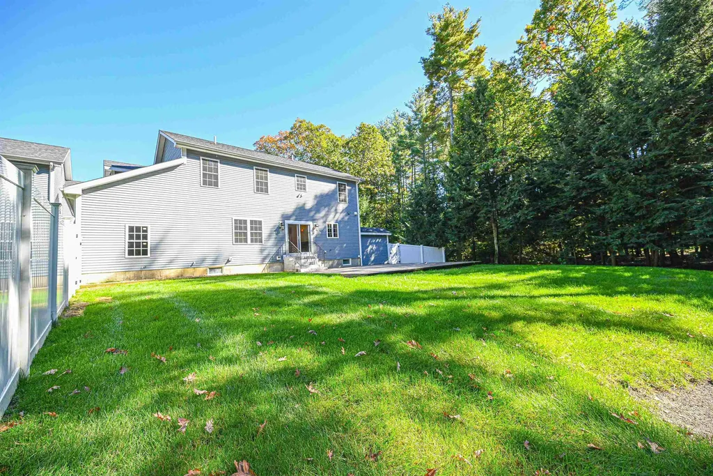4 Juniper Court Litchfield NH 03052
