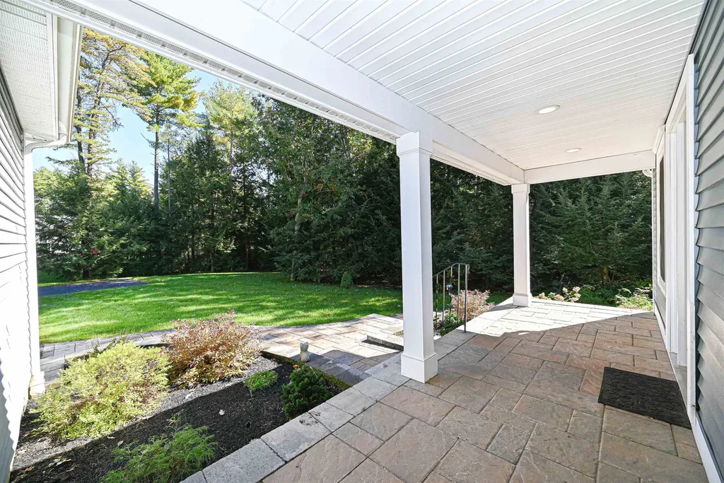 4 Juniper Court Litchfield NH 03052