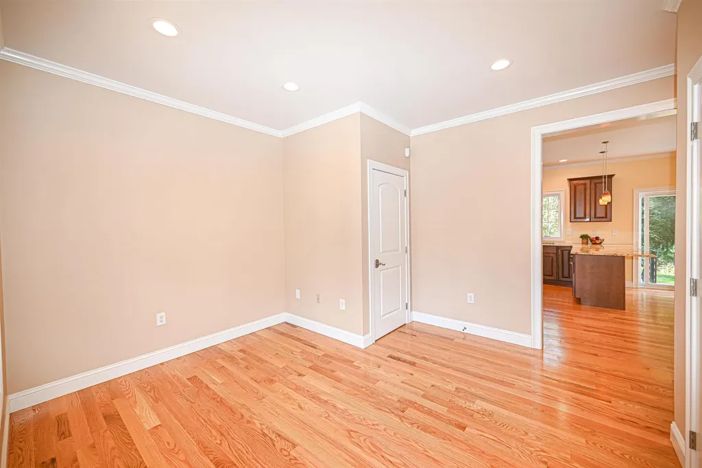 4 Juniper Court Litchfield NH 03052