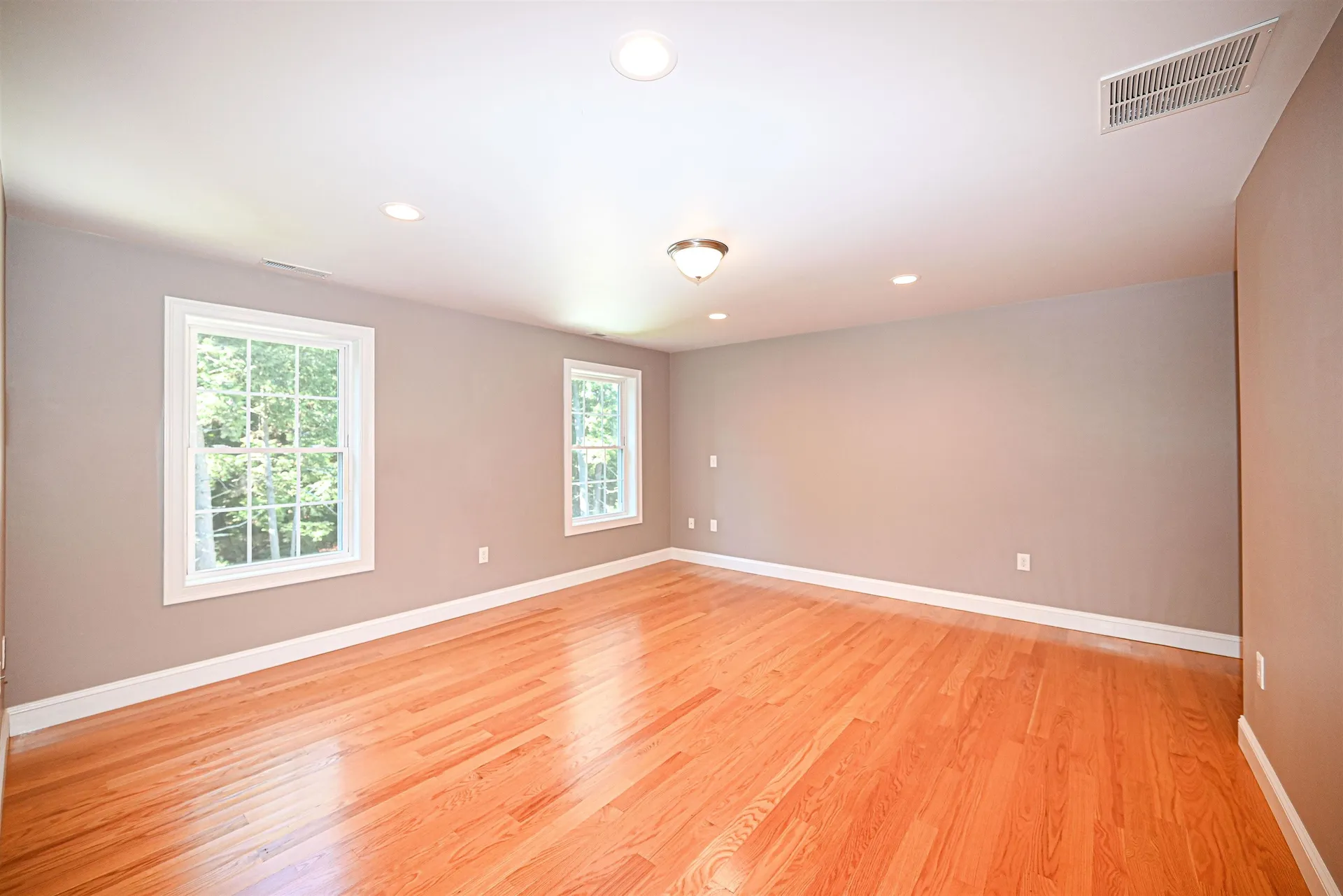 4 Juniper Court Litchfield NH 03052