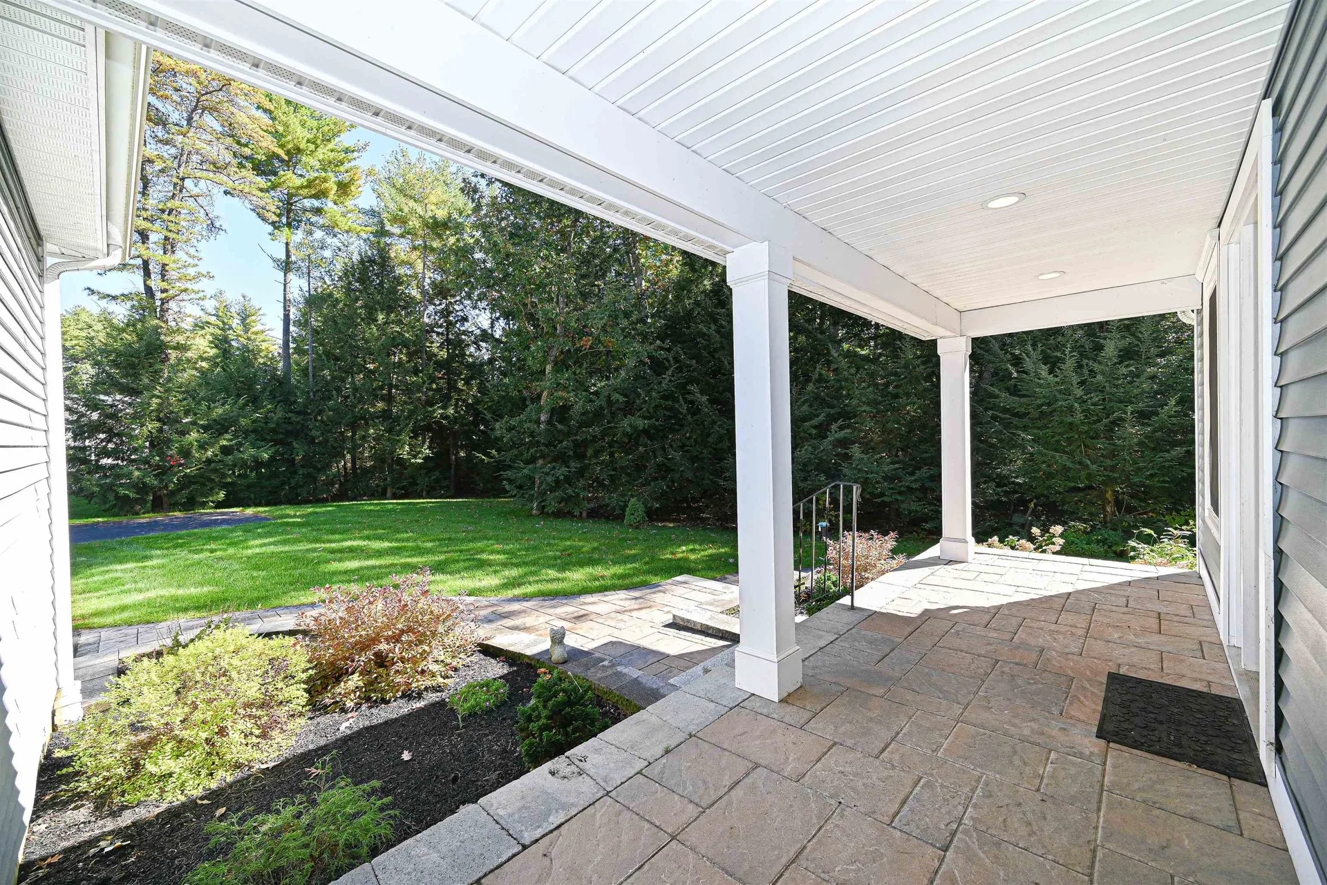 4 Juniper Court Litchfield NH 03052