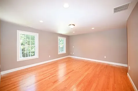 4 Juniper Court Litchfield NH 03052