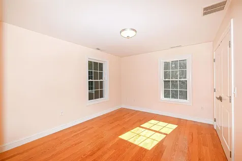 4 Juniper Court Litchfield NH 03052