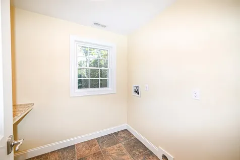 4 Juniper Court Litchfield NH 03052