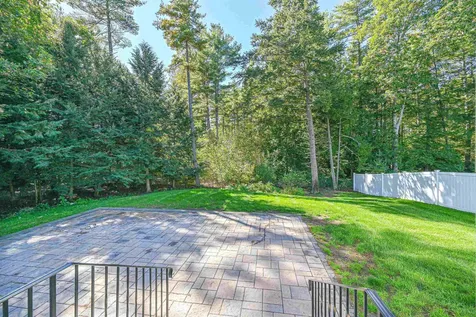 4 Juniper Court Litchfield NH 03052