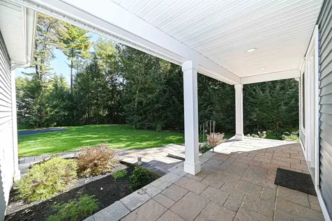 4 Juniper Court Litchfield NH 03052