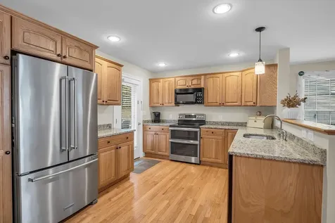 28 Town Village Drive Salem NH 03079