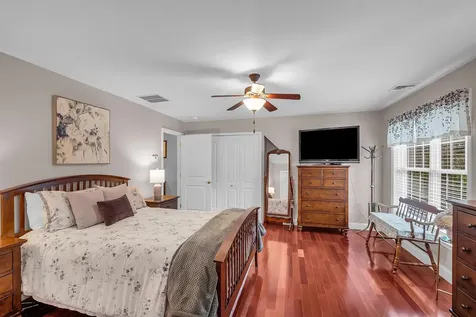 28 Town Village Drive Salem NH 03079