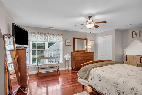 28 Town Village Drive Salem NH 03079