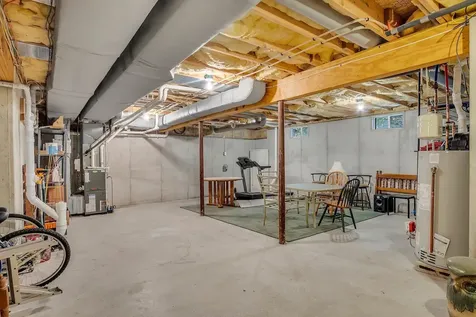 28 Town Village Drive Salem NH 03079