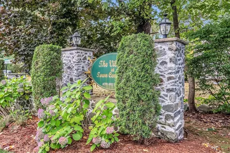 28 Town Village Drive Salem NH 03079