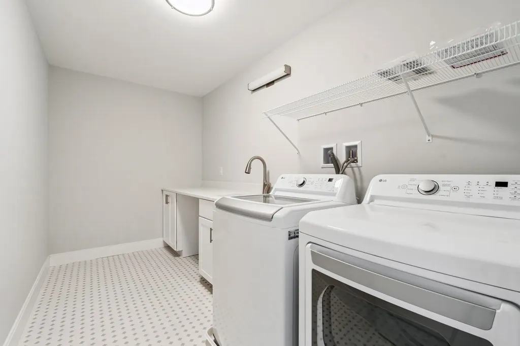 2 Bayside Road Greenland NH 03840