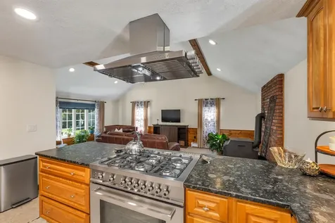 18 Millstone Road Windham NH 03087