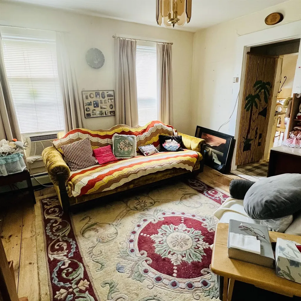 4 Berry Avenue Pittsfield NH 03263
