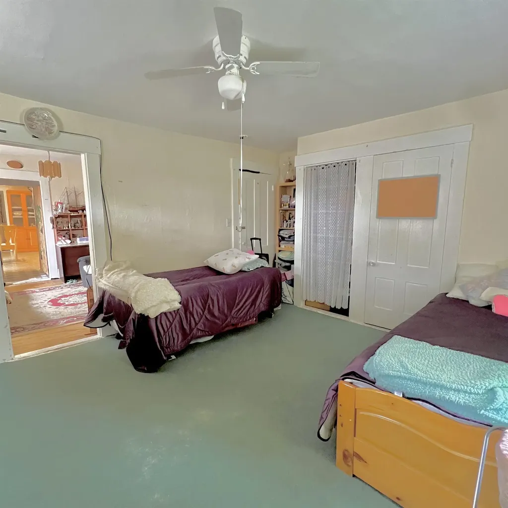 4 Berry Avenue Pittsfield NH 03263