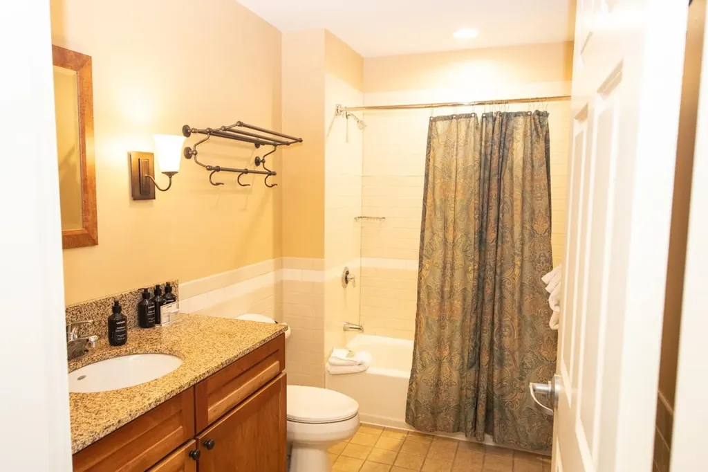 820/822 Qtr. I I Adams House Ludlow VT 05149