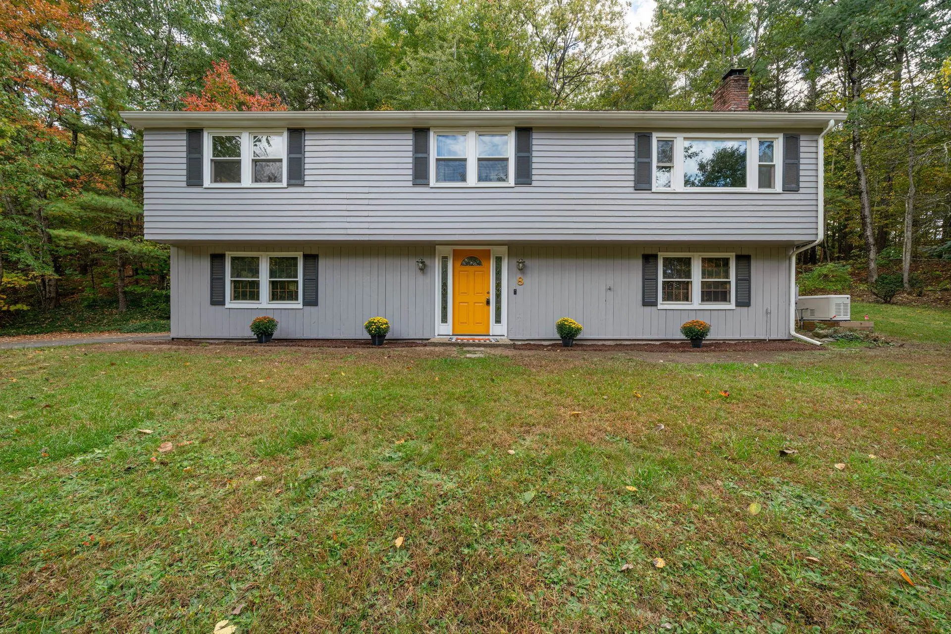 8 Crestwood Road Windham NH 03087