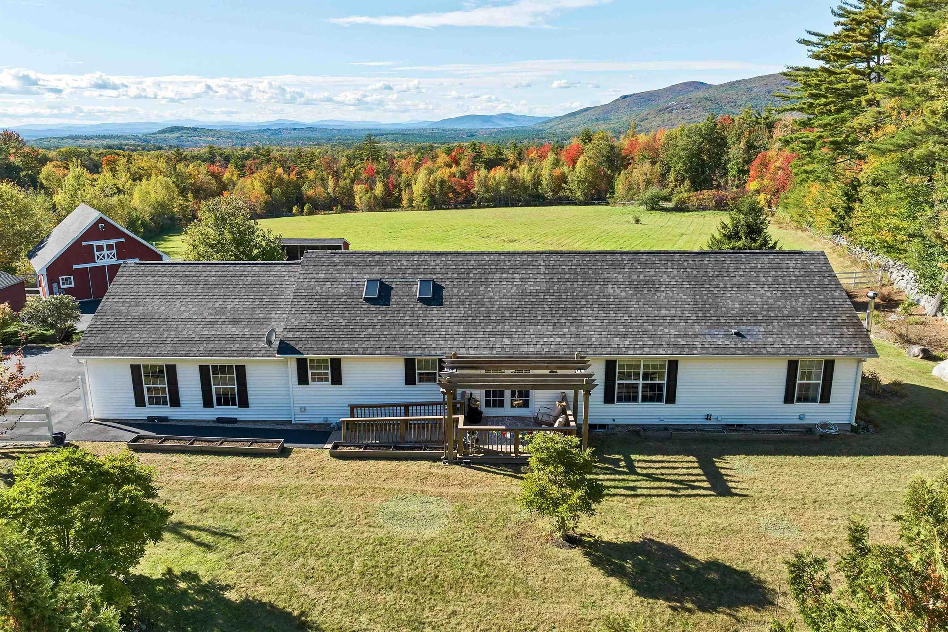 196 Ledge Hill Road Tuftonboro NH 03816