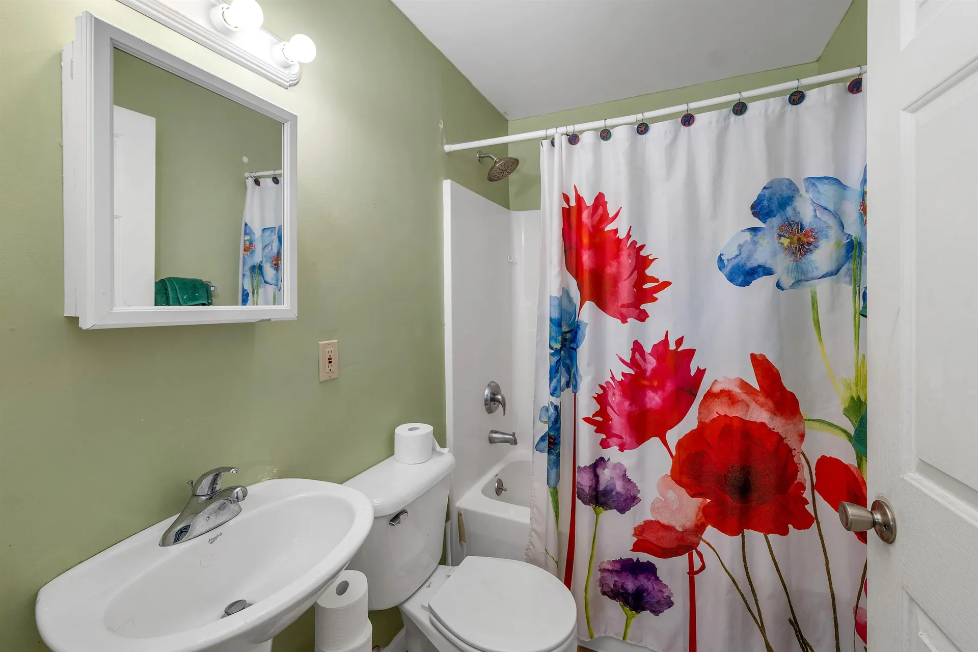 196 Ledge Hill Road Tuftonboro NH 03816
