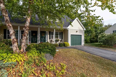 37 Locksley Lane Raymond NH 03077