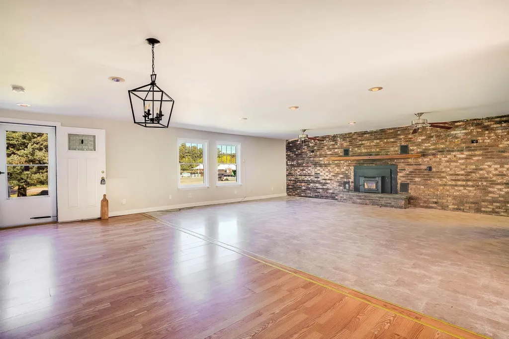 449 Charles Bancroft Highway Litchfield NH 03052