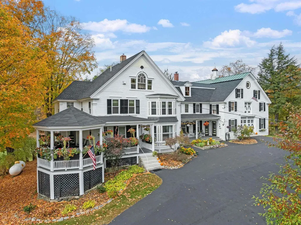 5 Greenhouse Lane Bradford NH 03221